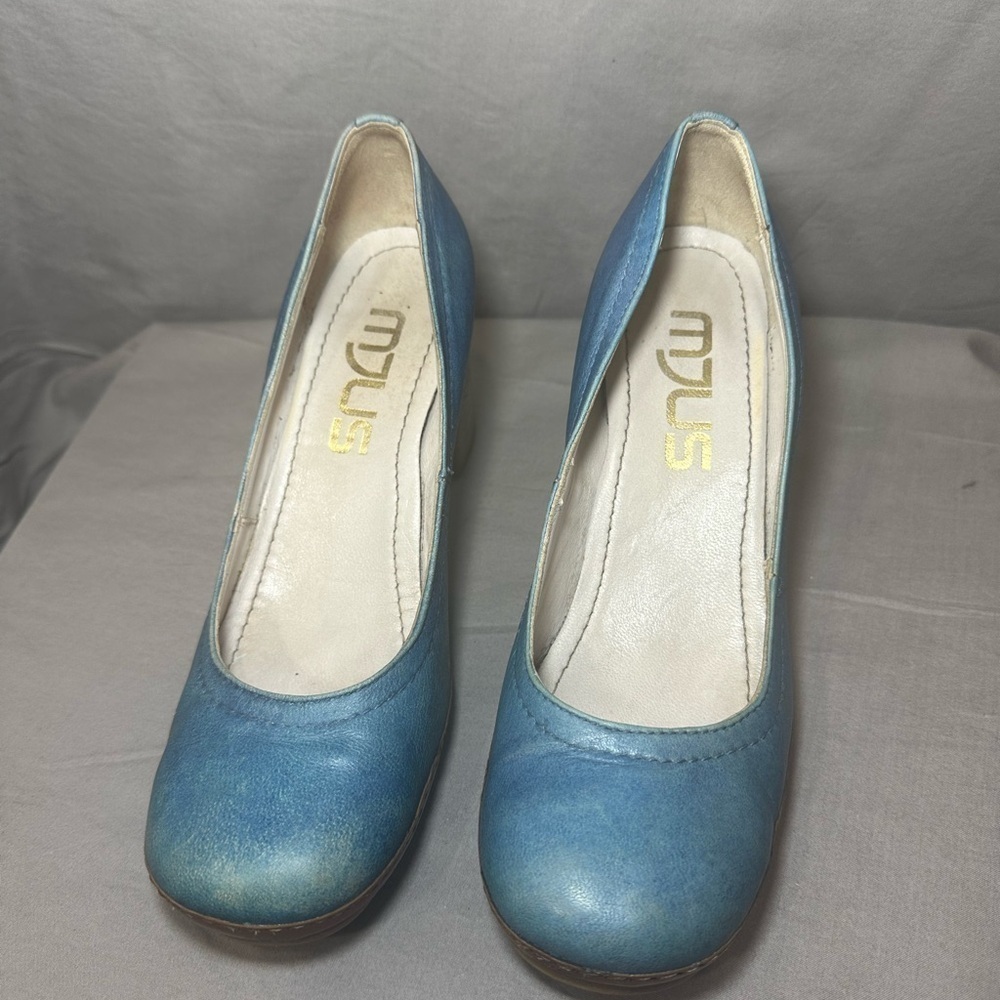 MJUS. blue leather block heel shoe size 38 EU (8US) - Picture 2 of 8